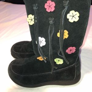 Rachel boots in good shape